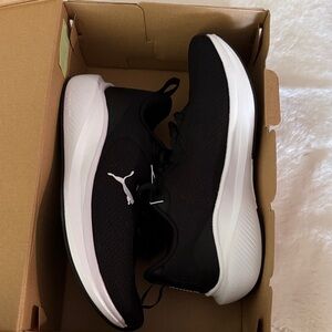 Puma Women’s  Black and White  Lightweight Sneakers